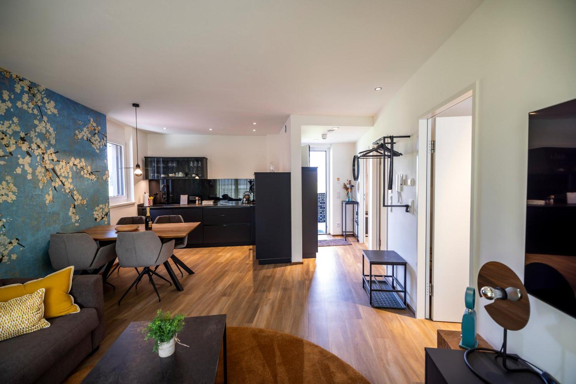 Alp Living Apartments Self-Check In Innsbruck Room photo