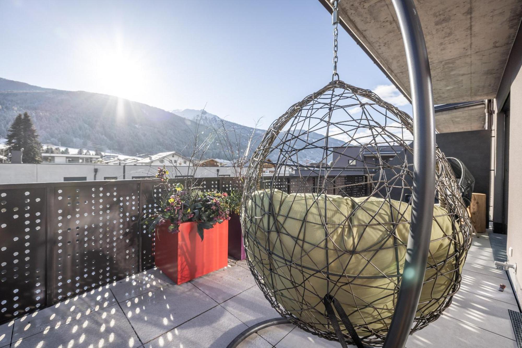 Alp Living Apartments Self-Check In Innsbruck Room photo